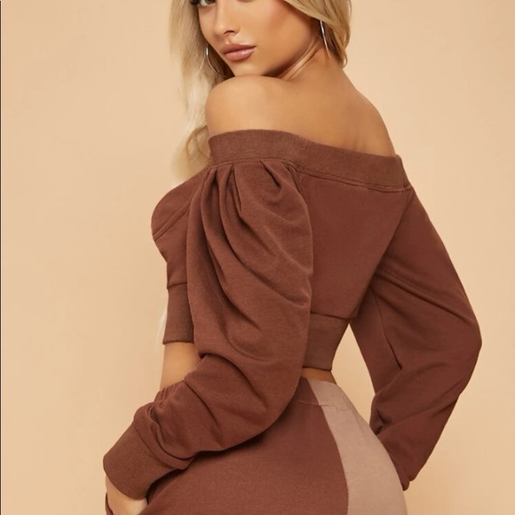 Off Shoulder Fold Pleated Crop Pullover - Picture 7 of 9
